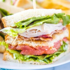 CLUB SANDWiCH